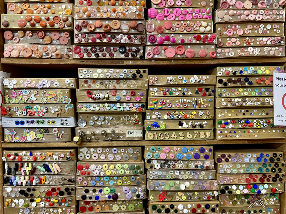 Who Knew So Many People Needed to Buy Buttons | Kit267 | Blipfoto
