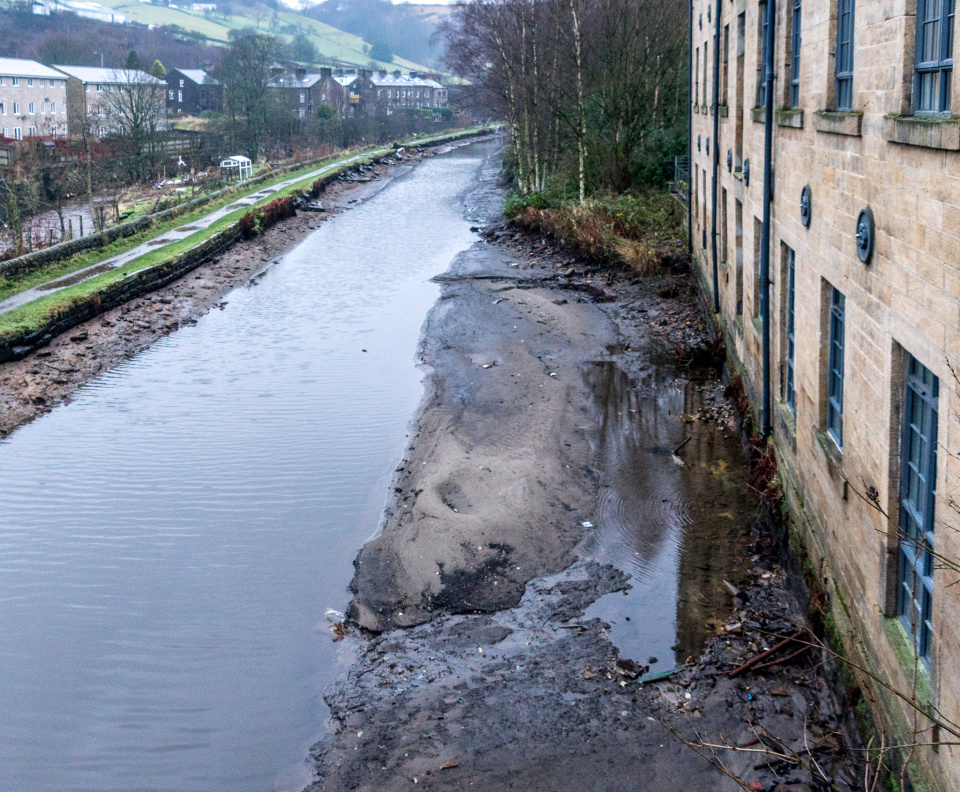 flood-damaged-canal-midgeholedave-blipfoto