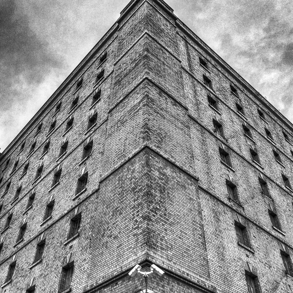 B Bond Warehouse | DaveWhitecliff | Blipfoto