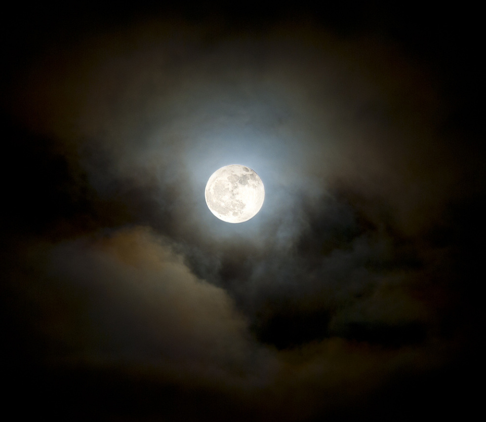 Yet another moon shot | WelshSi | Blipfoto Yet another moon shot | WelshSi