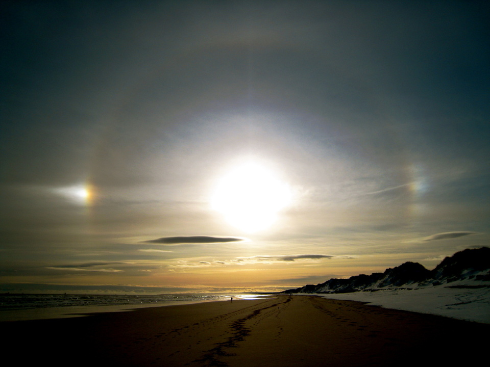 Cold afternoon. Parhelion 2.