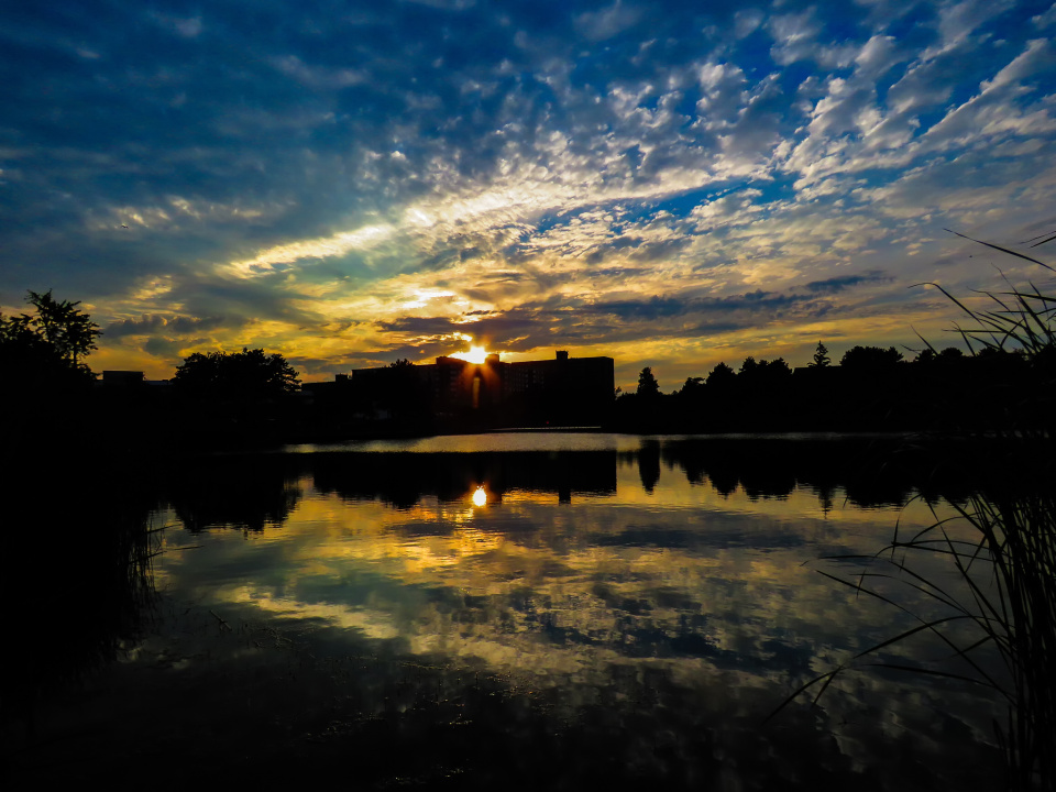 monday-sunset-kevinv-blipfoto