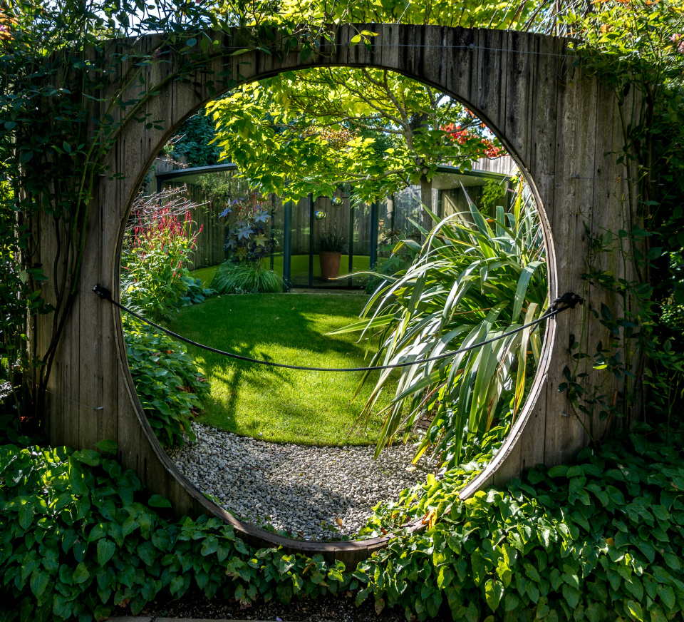 Diarmuid Gavin's Contemporary Garden | MidgeholeDave | Blipfoto