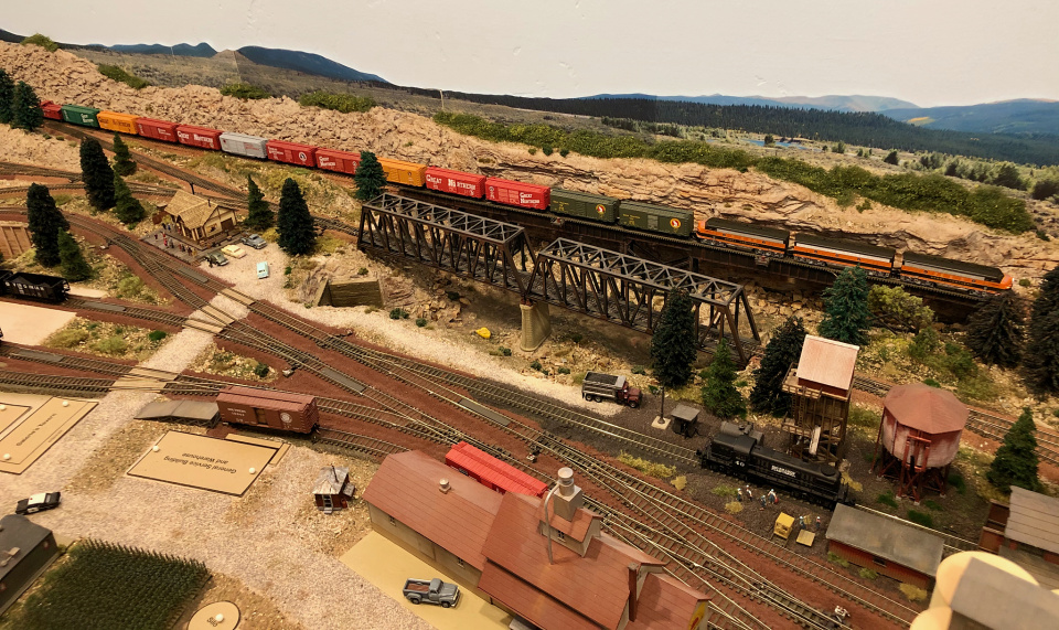 Great Northern "Circus Boxcar" train | Stationmaster | Blipfoto