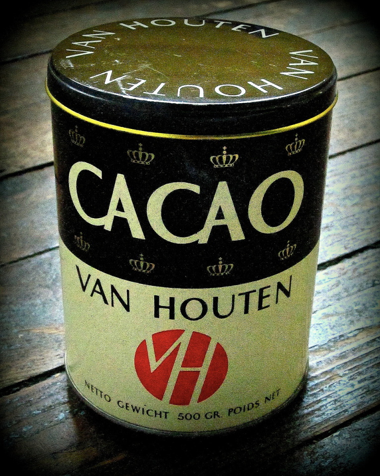 Van Houten cacao tin WhiteHimba Blipfoto