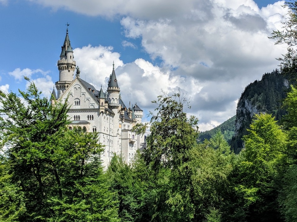 Neuschwanstein Castle (new Swan Stone Castle) 