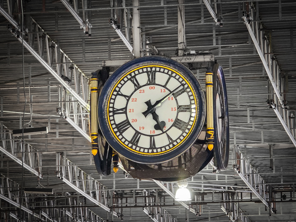 Waterloo Clock Platform Waterloo Clock | cyclops | Blipfoto