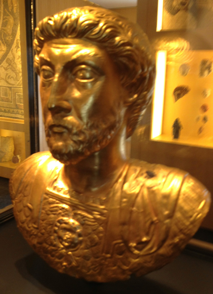 Golden Bust of Marcus Aurelius - Wikipedia