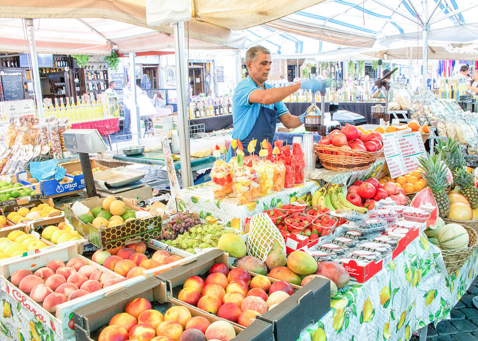 Campo dei Fiori Market cathryng Blipfoto