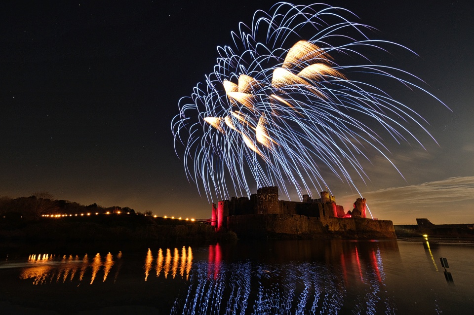 Caerphilly Castle Fireworks BobsBlips Blipfoto