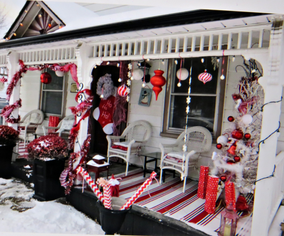 Candy Cane Porch lindee Blipfoto