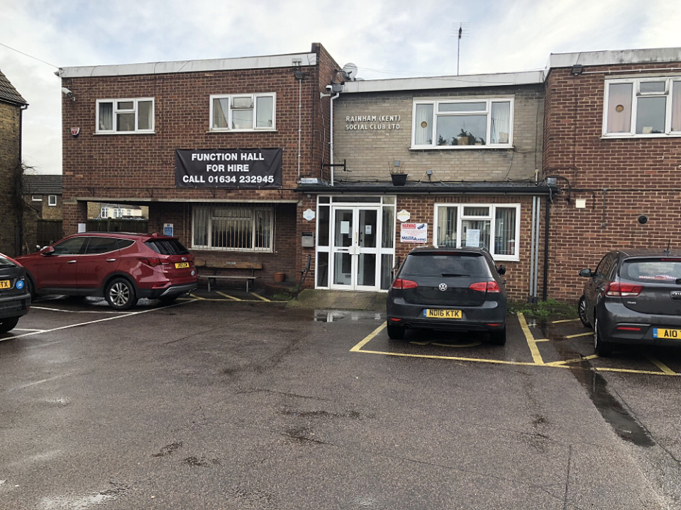 The Rainham (Kent) Social Club. lefthanded99 Blipfoto