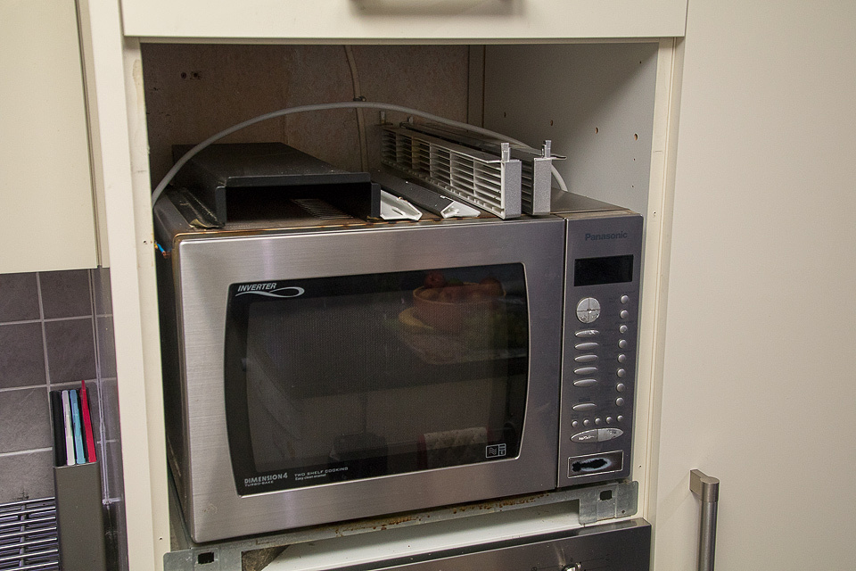 Dy 088/18. Broken Microwave trevsastar Blipfoto